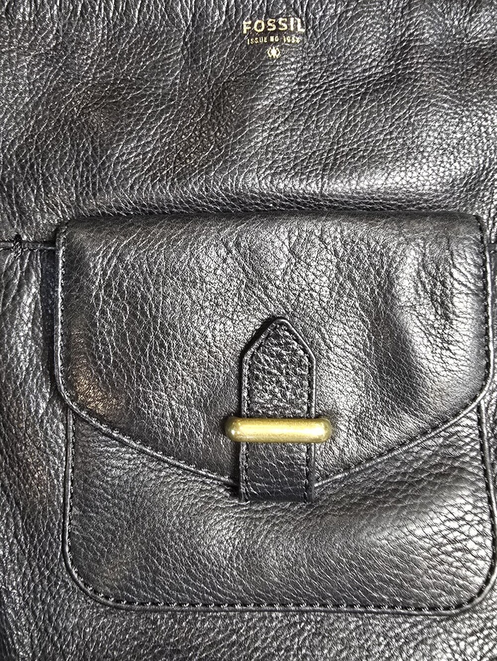 Fossil Black Pebbled Leather Shoulder Bag with Gold Hardware - Picture 9 of 12